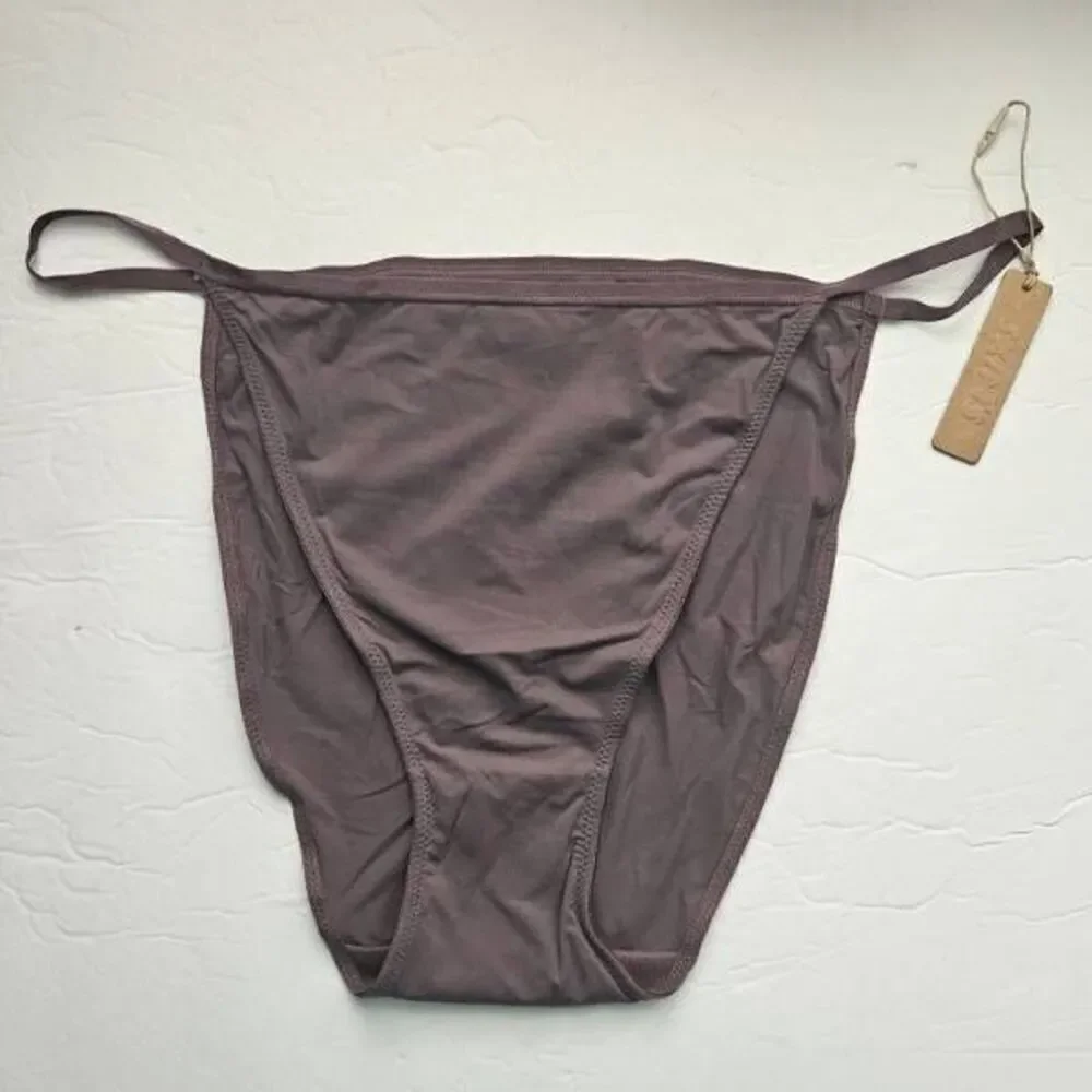 2 PAIR SKIMS SIDE‎ STRING PANTY NWT